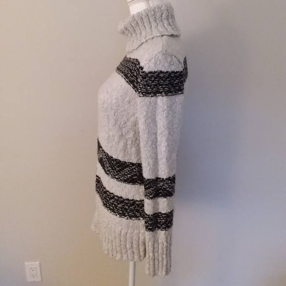 Universal Threads Grey Bulkie Turtleneck Sweater with Black Stripes - Picture 8 of 12